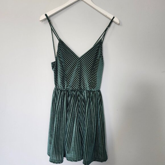 DRESS FORUM | Velvet Romper - Picture 4 of 12